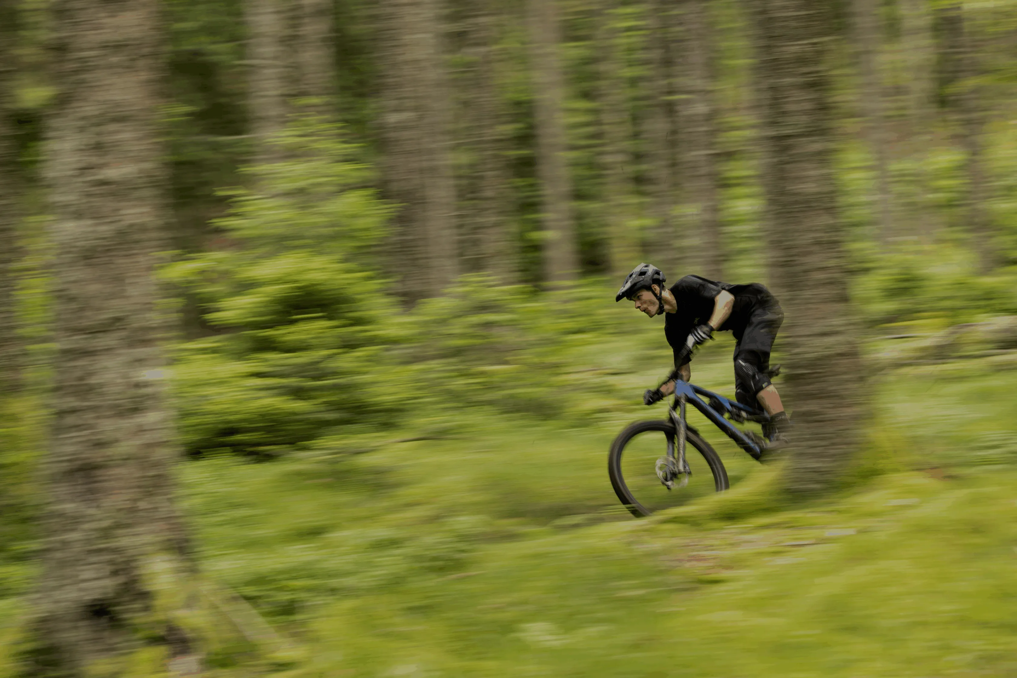 oneal_2023_bike_blade-ace-helmet_b-10-camo-goggle_mayhem-dirt-gloves_element-dirt-jersey_legacy-pants_icon-socks_pinned-spd-shoes_8 (4)